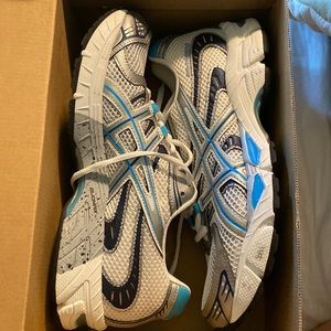 Women’s ASICS Phoenix 3